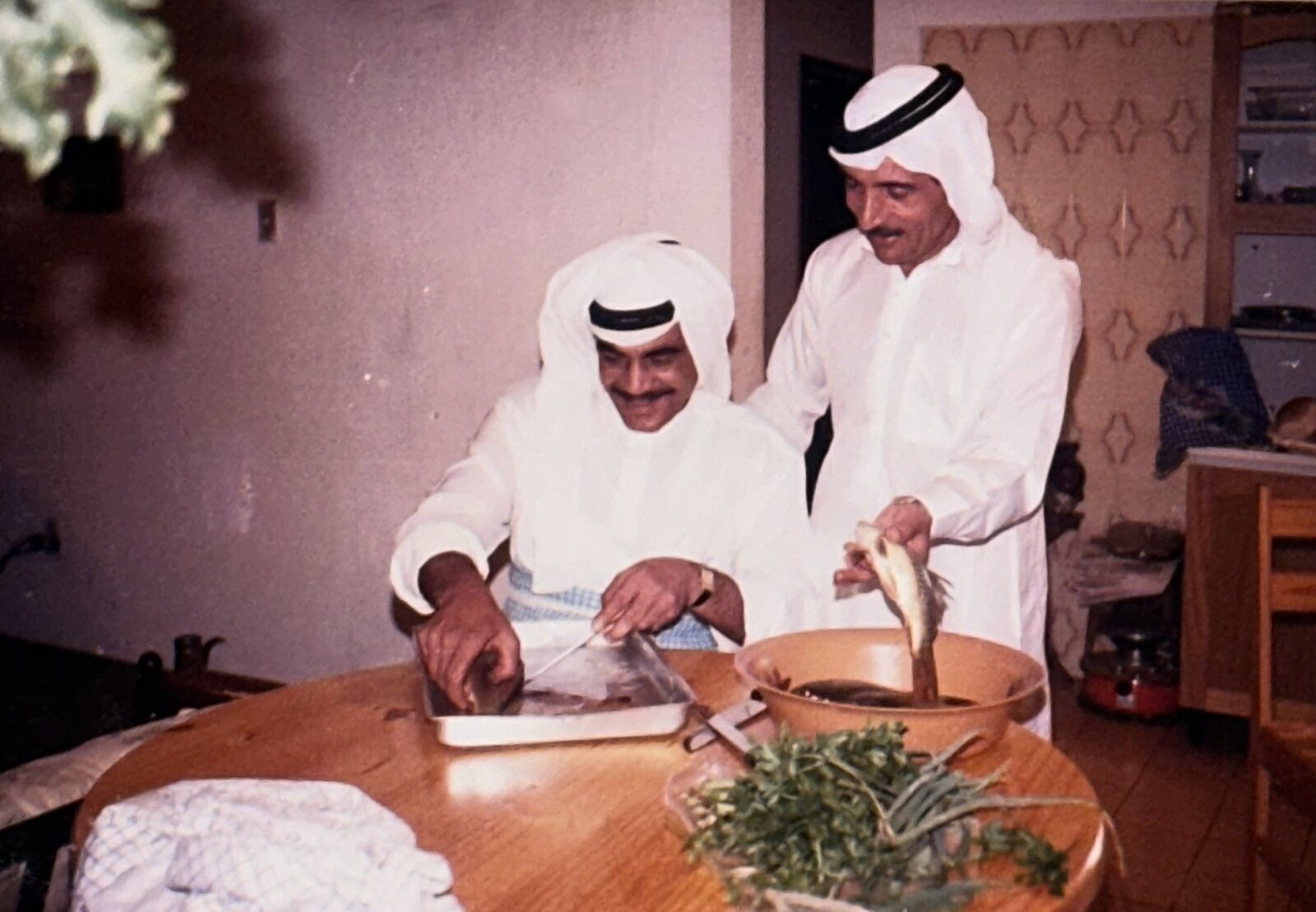 Ali Umar, fundador da YOFAH, cozinhando, ra&iacute;zes &aacute;rabes da fam&iacute;lia
